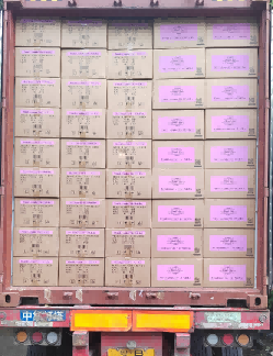 Voles Factory-k abuztuan eskuko krema eta oinak zaintzeko produktuak esportatzen jarraitu zuen, lankidetza egonkorra mantenduz.